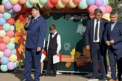 Заместитель Тимирязевского межрайонного прокурора г. Москвы Валерий Владимирович Митяев принял участие в торжественной линейке, посвященной Дню знаний, в школе Бескудниково